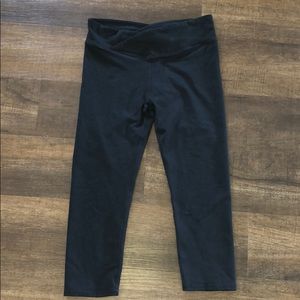 Fabletics Capri Leggings. Medium.